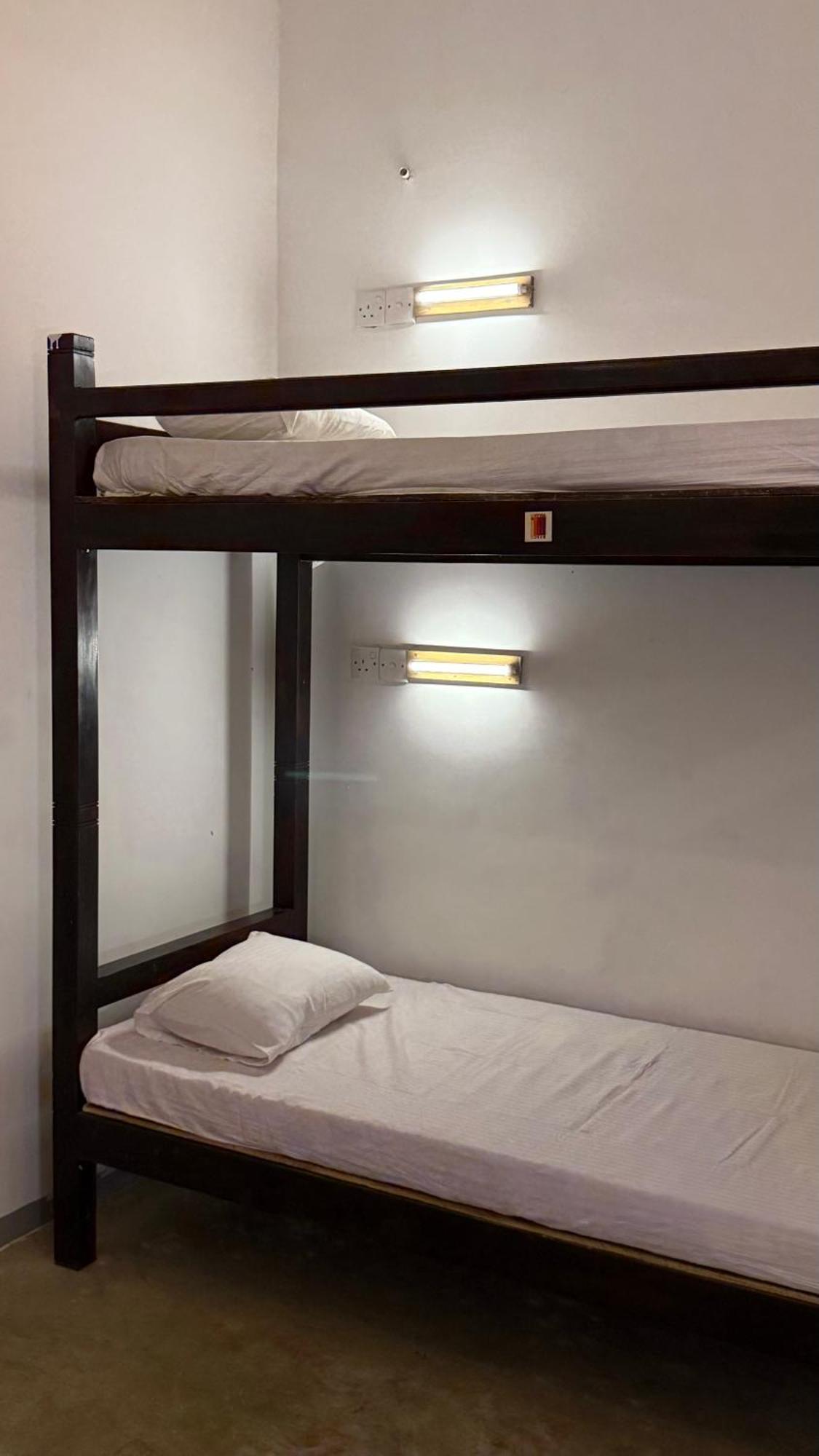 הוסטל דיקוולה Bunk 15 Hiriketiya מראה חיצוני תמונה