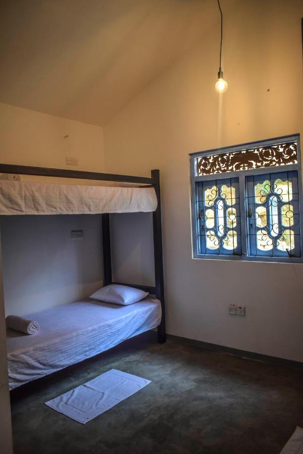 הוסטל דיקוולה Bunk 15 Hiriketiya מראה חיצוני תמונה